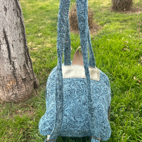 Blue Vine Print Backpack Fabric NWT - Picture 15 of 17